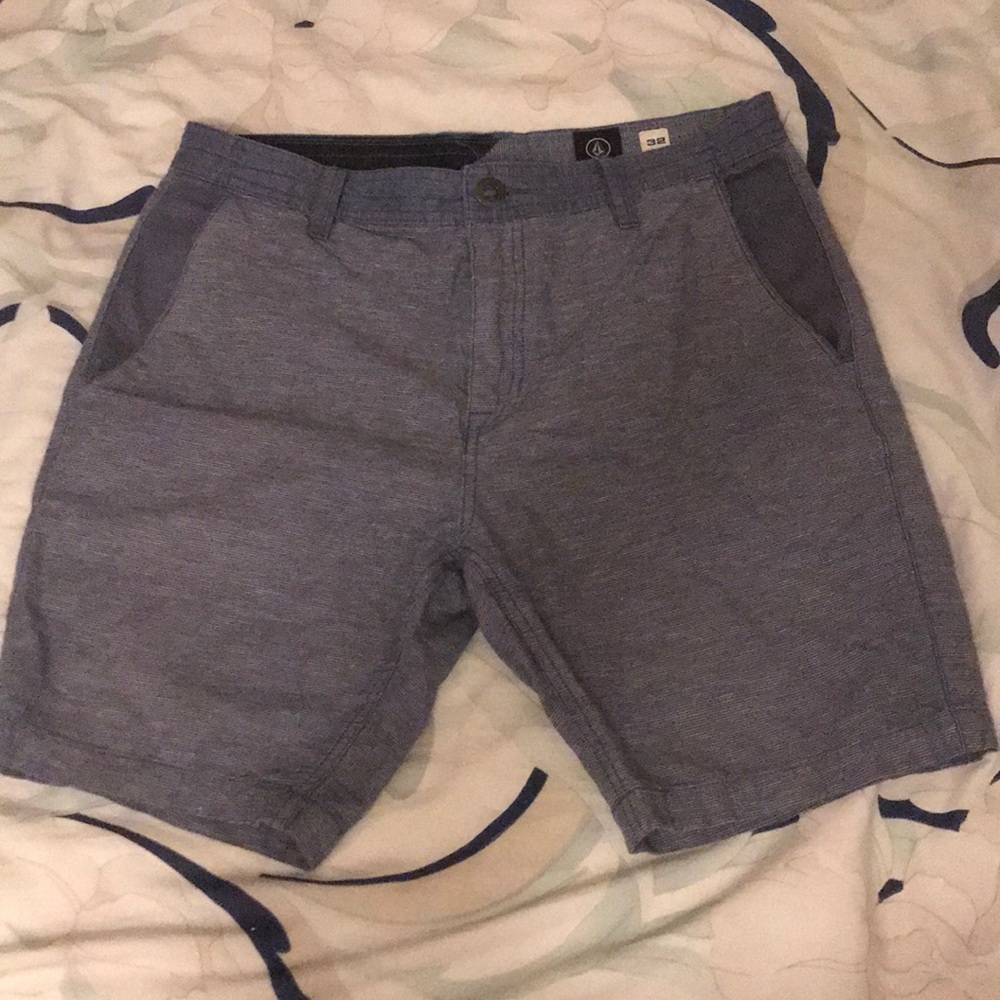 VOLCOM light navy board shorts